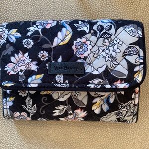 NWOT Vera Bradley RFID Wallet!